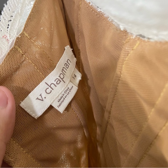 V Chapman The Whitby Gown White Chantilly Lace Bridal Sz‎ 14 MISSING SLEEVES PO - Picture 10 of 14